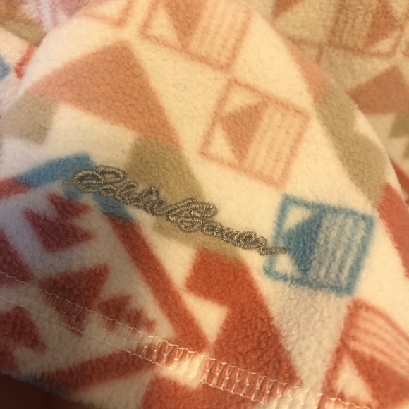 Eddie Bauer Pink/ blue southwestern Tribal Popover Soft Top Size Medium - Picture 6 of 7